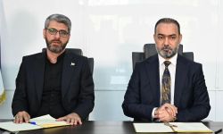 العراق وإيران يتفقان على توسيع خدمات الاتصال لزوار الأربعين